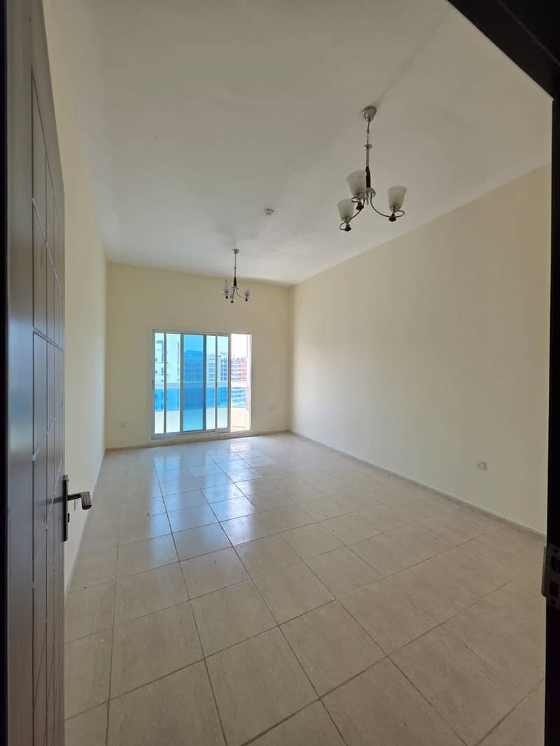 Axis Residence 3, DSO