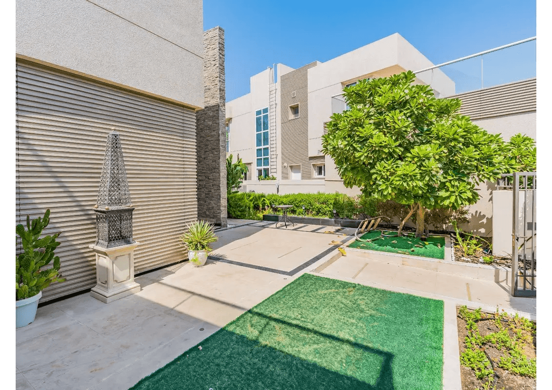5 bedroom villa | Fully Furnished