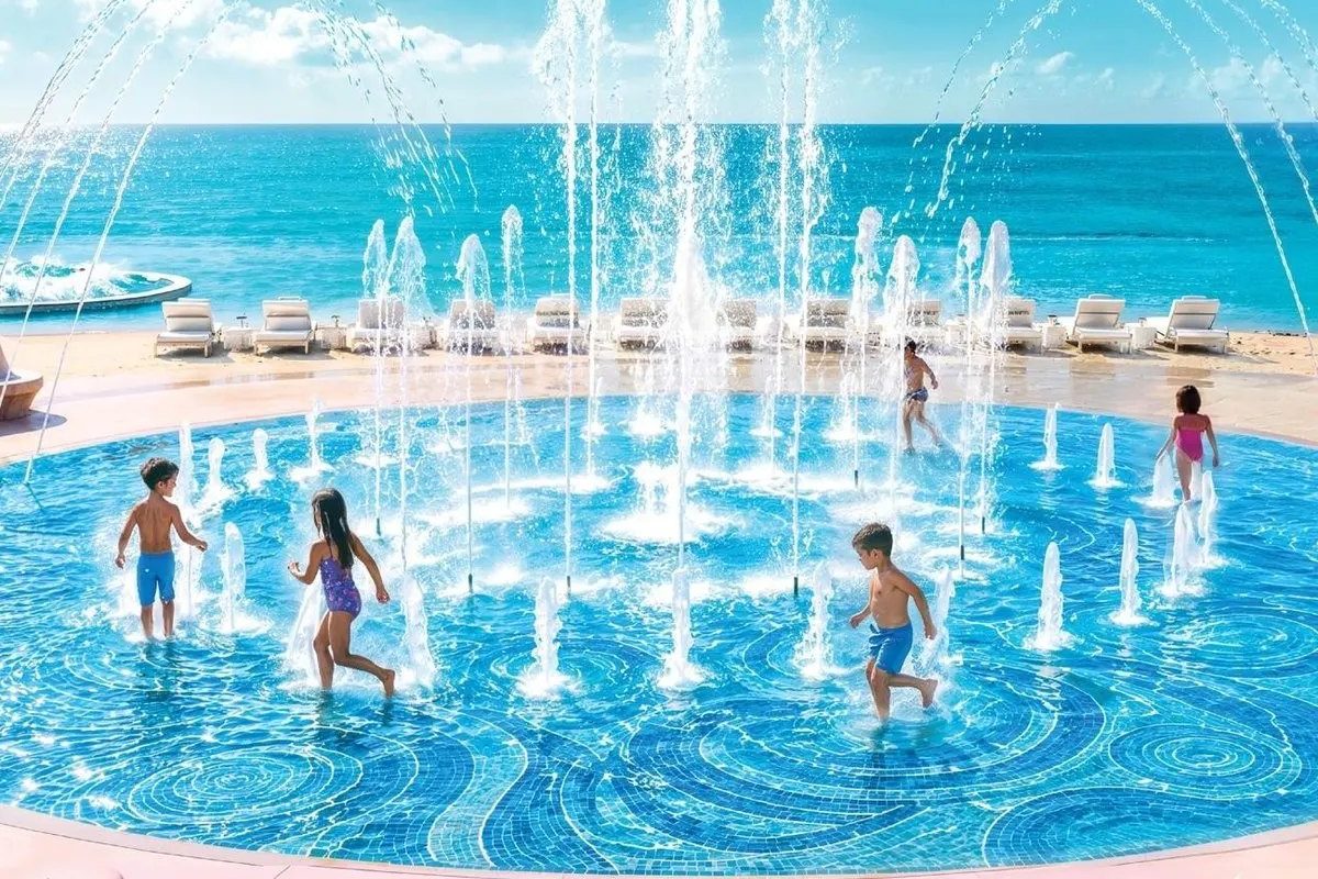 Shahrukhz Residences by Danube – central dancing fountain